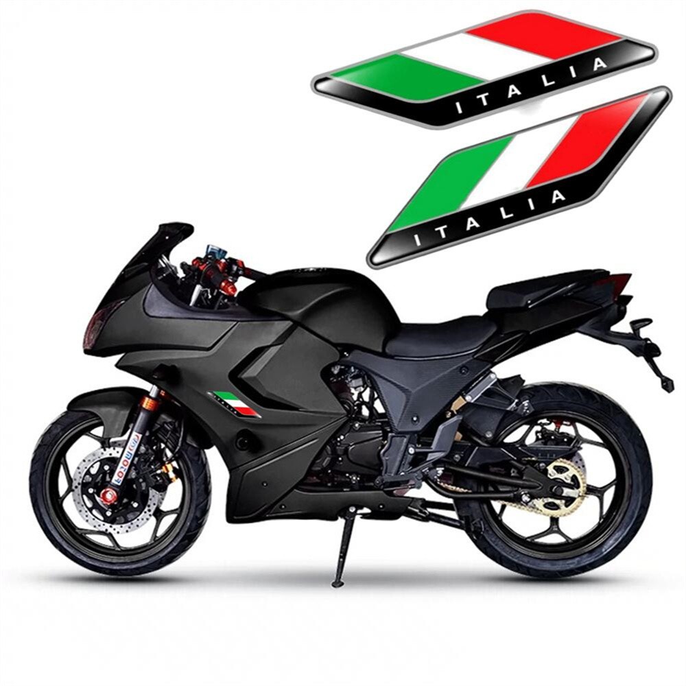 زوج من شارات العلم الإيطالي ثل - مراجعة Model Kit Vespa وسعره