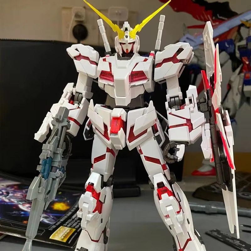 متوفر في المخزون Hg 1/144 Rx-0 - مراجعة Model Kit Gundam Hg وسعره